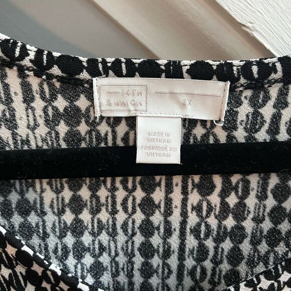 14th & Union Black Print Sleeveless Shoulder Cut Out Tunic sz 3X NWT - Picture 4 of 5